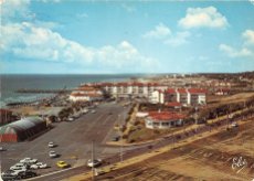 1976-disparition de la piscine de la Chambre d'Amour au profit de la digue des sables d'or- L’hôtel Marinella dans le fond